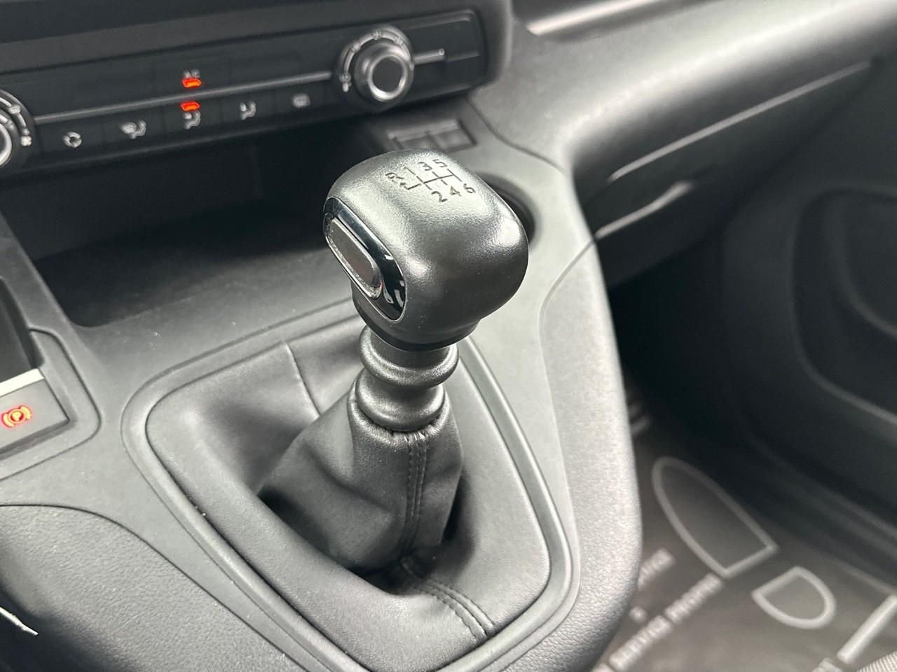 Citroën Berlingo van m 650 bluehdi 100 s&s bvm6 driver — photo 27