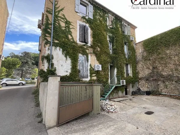 Immeuble 256 m²