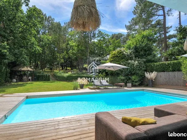 Villa 5 pièces 200 m²