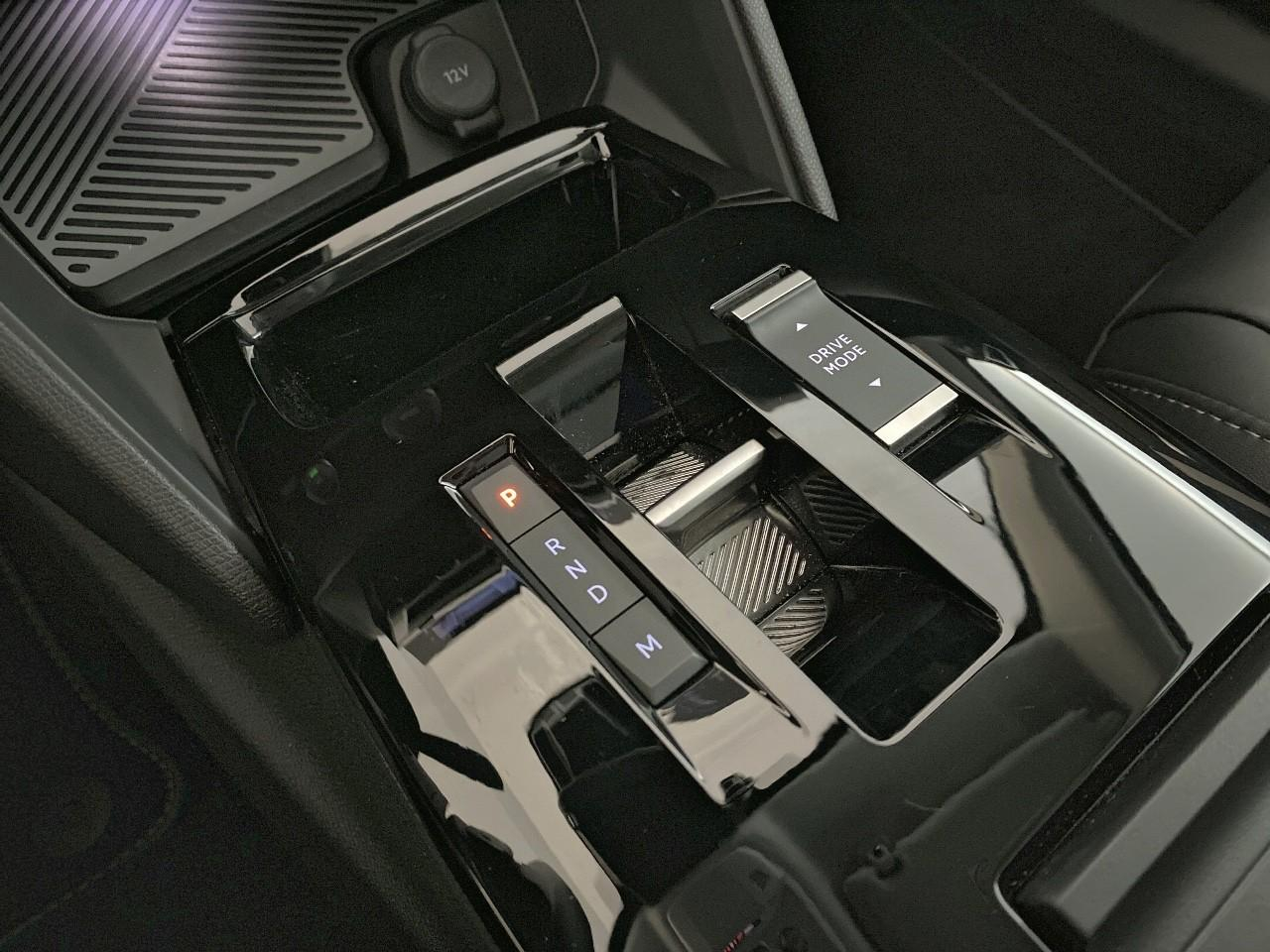 Citroën C4 X hybride 145 ch e-dcs6 max — photo 18