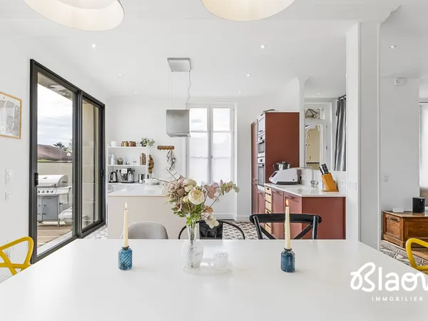Maison rénovée de 153 m² à vendre à Décines-Charpieu