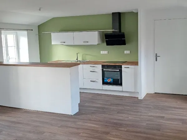 Appartement traversant rénové à neuf