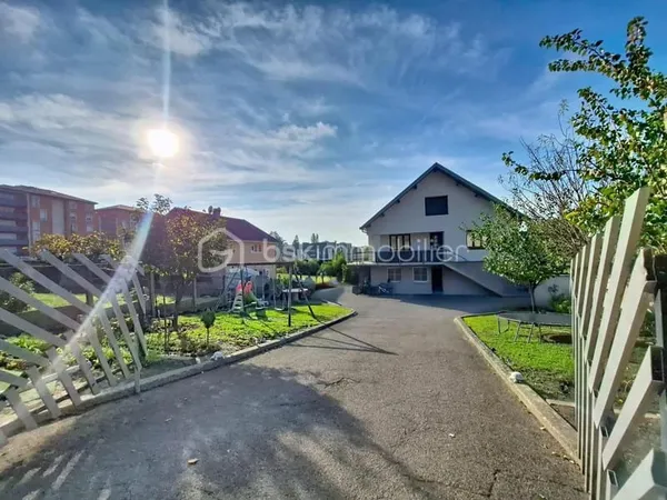Immeuble de 4 appartements indépendants - investissement locatif ou occupation multifamiliale, 287 m