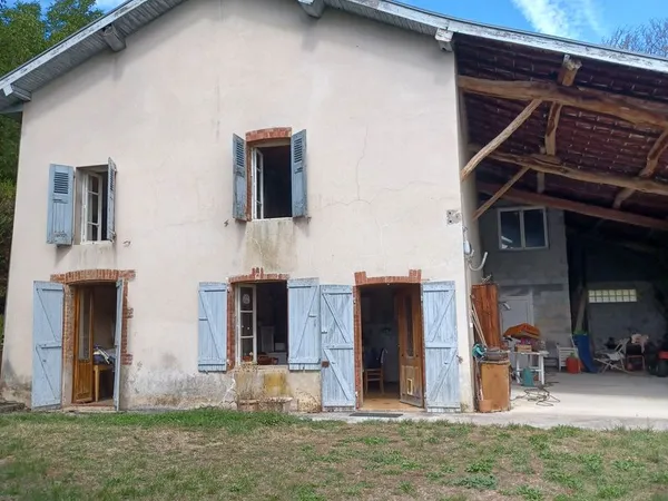 Maison ancienne à vendre avec terrain