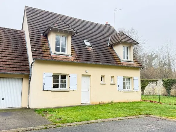 NOAILLES Maison à vendre 6 pièces, séjour double, cuisine, 3 chambres, bureau, garage, jardin