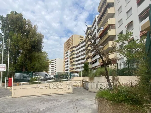 Parking 12 m²