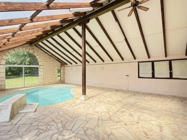 Ensemble immobilier : Maison 146 m2, maison annexe 50 m2, pi