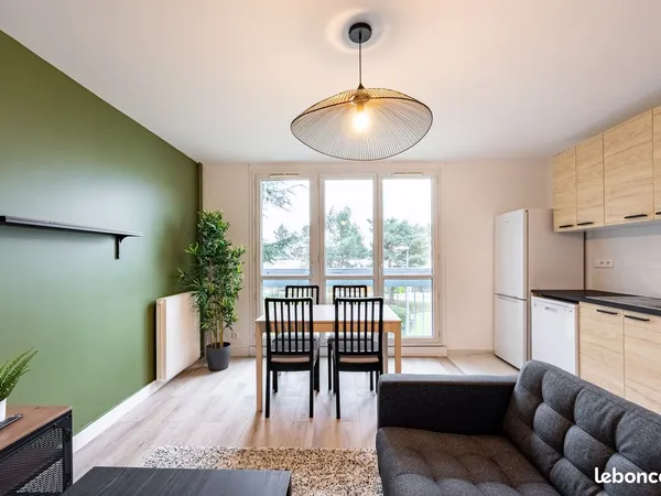 Chambre en colocation à Pontoise — Dispo 1er octobre 2026 - 550 CC