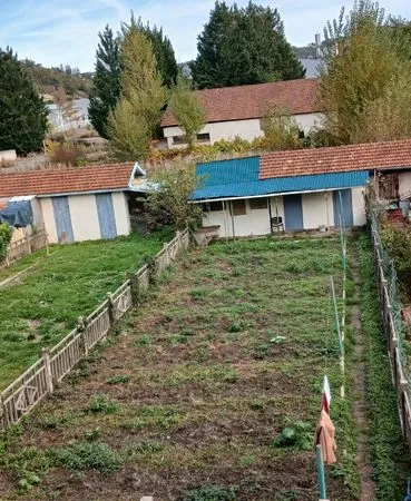 Terrain 180m² clos avec abri + enclos - Viviez