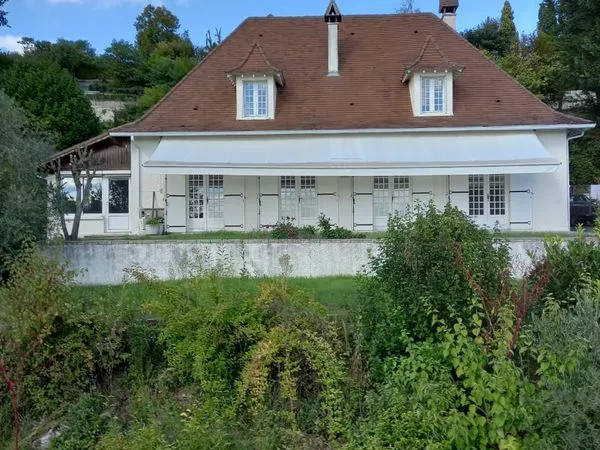 Maison périgourdine de 170m2 + terrain de 3500m2 sur les hauteur de Montagrier (Dordogne)