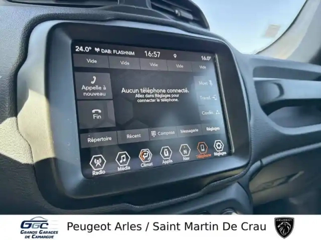 Jeep Renegade 1.3 turbo t4 240 ch phev at6 4xe eawd — photo 21