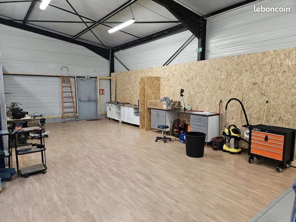Local 180 m2