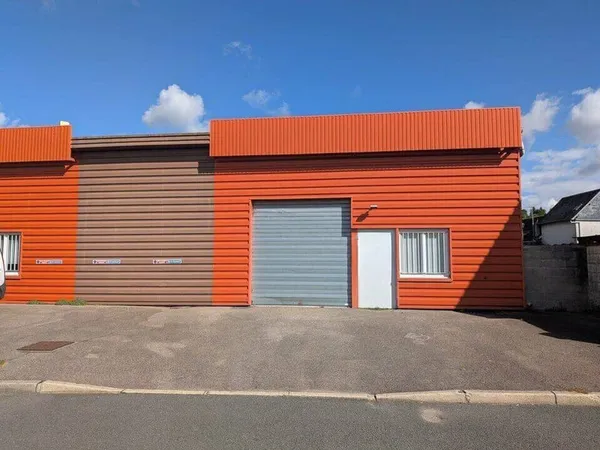 Local d'activité 150 m²