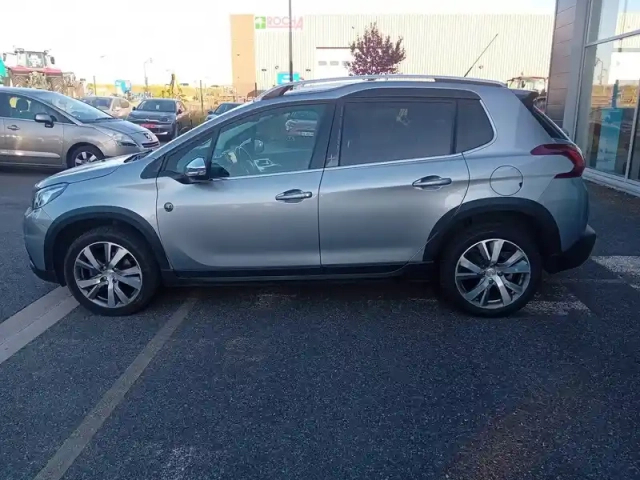 Peugeot 2008 1.2 puretech 110ch s&amp;s eat6 — photo 7