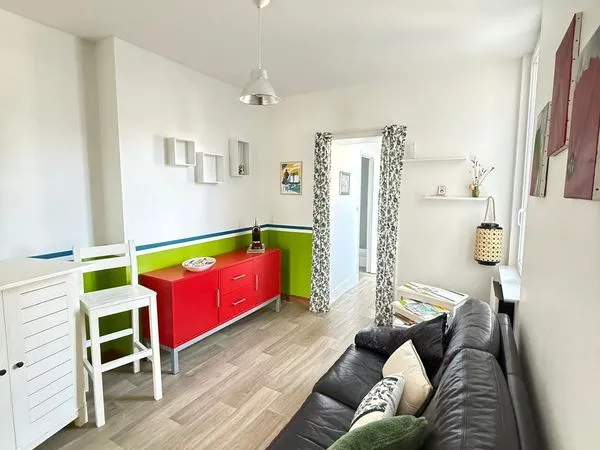 Co-location - T3 meublé lumineux 37M2 Angers centre Château-Académie