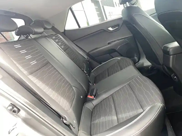 Kia Stonic 1.0 t-gdi 100 ch dct7 — photo 16