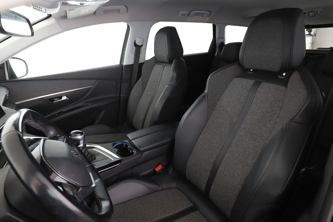 Peugeot 5008 1.5 Blue-HDi Allure — photo 9