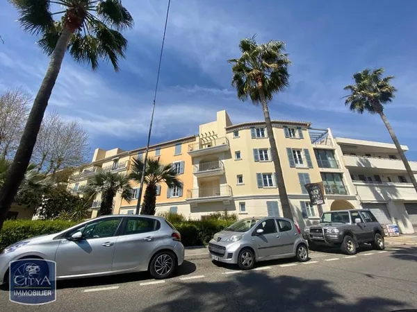 Stationnement Location Sanary-sur-Mer   98€