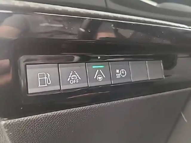 Peugeot 508 hybrid 225 e-eat8 — photo 48