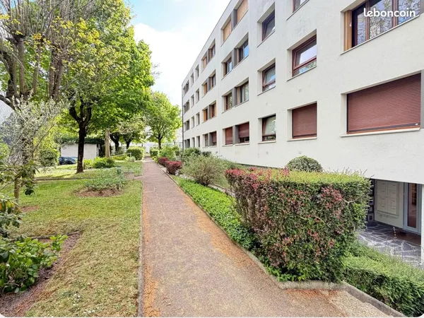 Appartement - Terrasse - Box - Cave