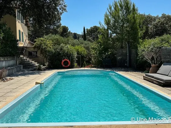 Maison familiale avec piscine Villeneuve les avignon