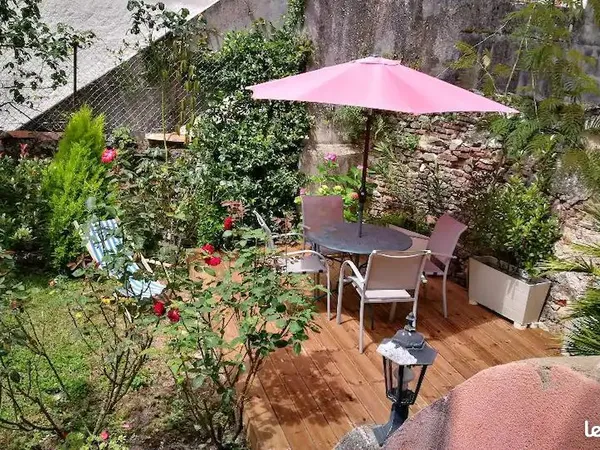 Meublé - Le Jardin de la Sorcière et du Dragon