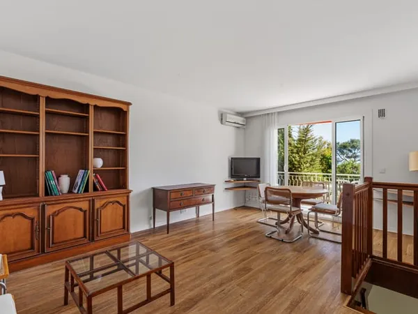 À VENDRE : Appartement duplex - 96,40 m² Loi Carrez - Quartier Broussailles