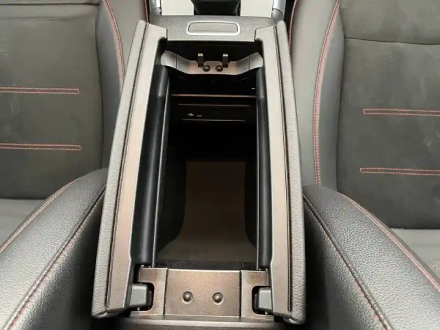 Mercedes Eqa 250 — photo 16