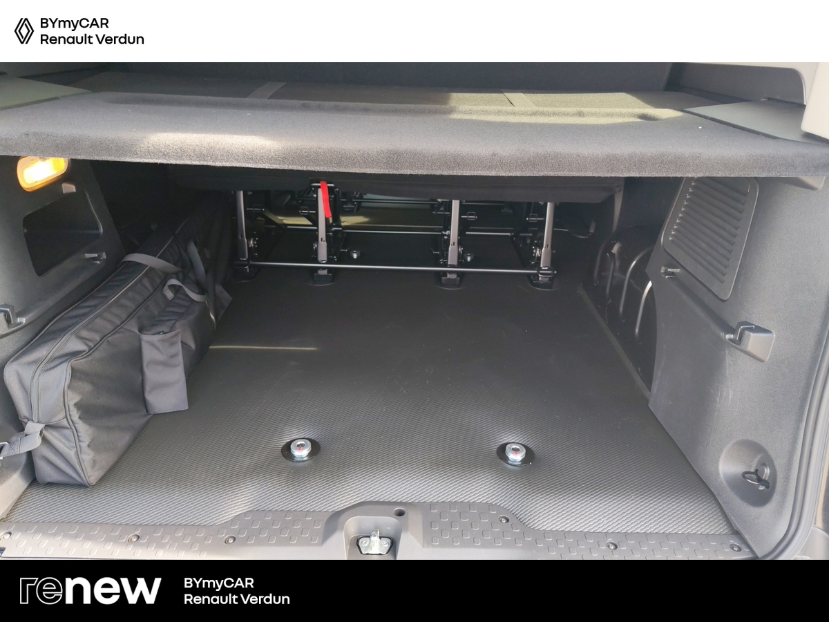 Renault Trafic Blue dCi 170 auto — photo 13