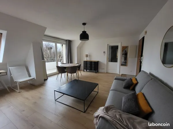 Grand duplex T2 meublé de 57 m² ensoleillé avec vue