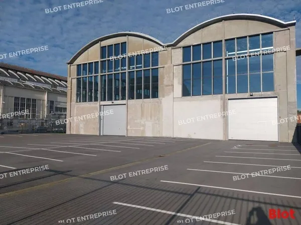Entrepôt 2242 m²