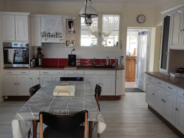: ENSEMBLE IMMOBILIER 3 LOGEMENTS