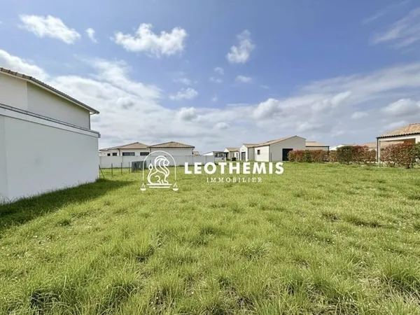 Terrain 678 m²