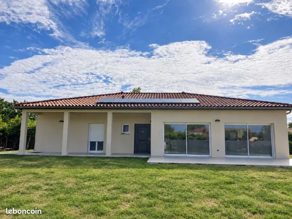🏡 Maison récente 160 m² - Terrain 4 600 m² - Garage 160 m²
