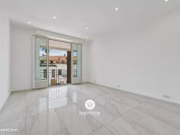 Bureaux 75 m² Nice