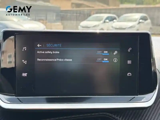 Peugeot 208 puretech 75 s&amp;s bvm5 — photo 19