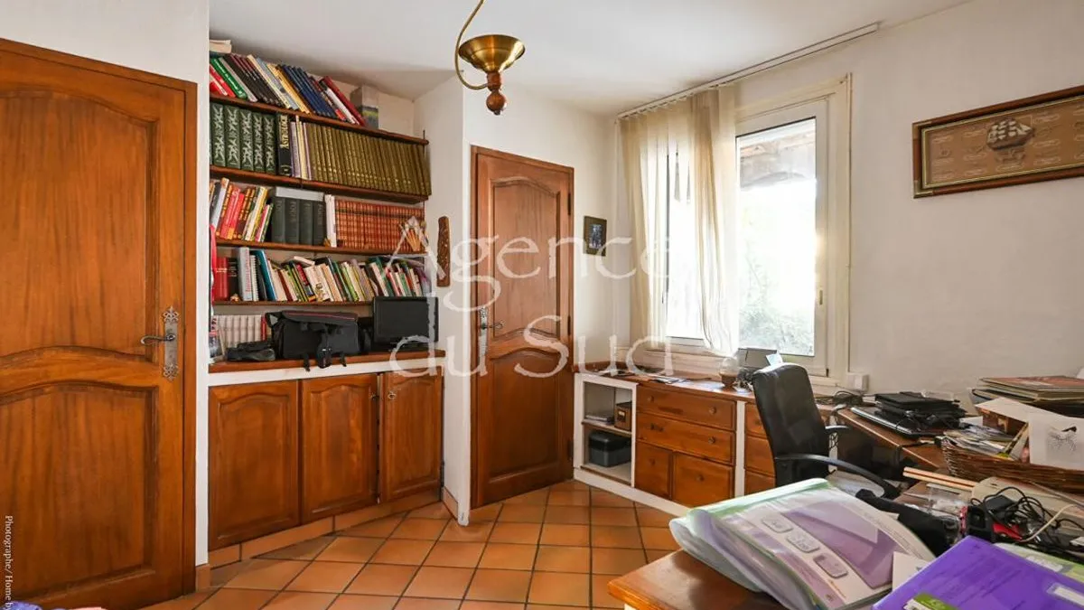 Photo 10