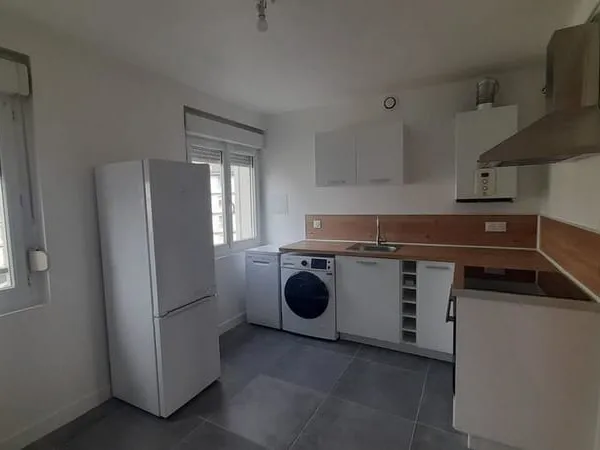 À LOUER : Charmant appartement rénové T3 au coeur de la v....