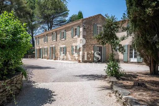 Maison 9 pièces 258 m²