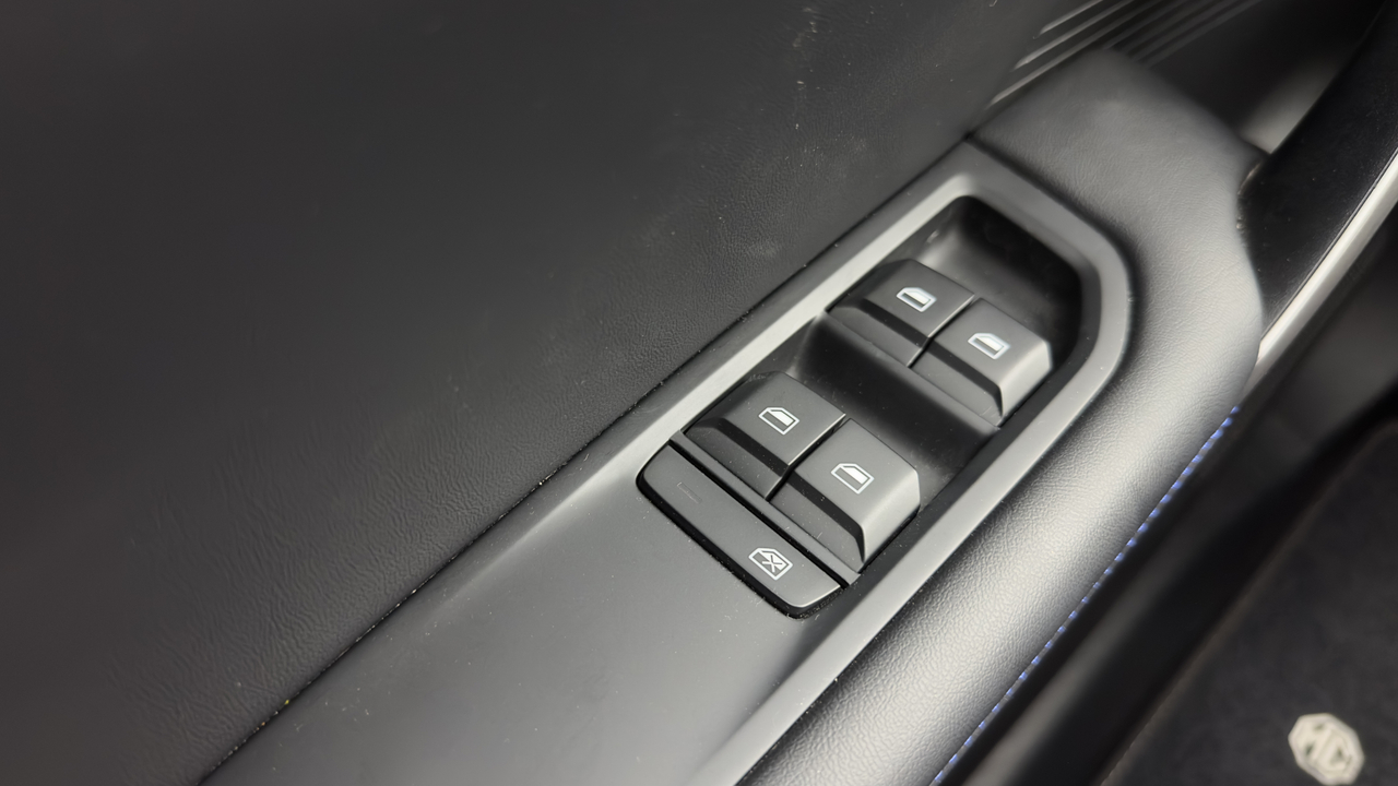 MG4 Electric 51kWh - 125 kW 2WD — photo 16