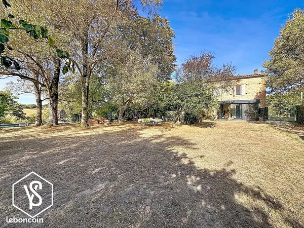 Propriété 5 pièces 180 m²