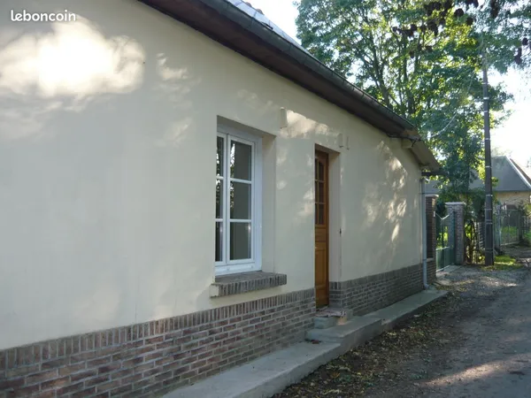 Maison plein pied 2 chambres + cour + garage