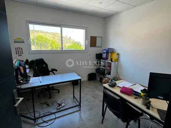 Bureau 100 m²