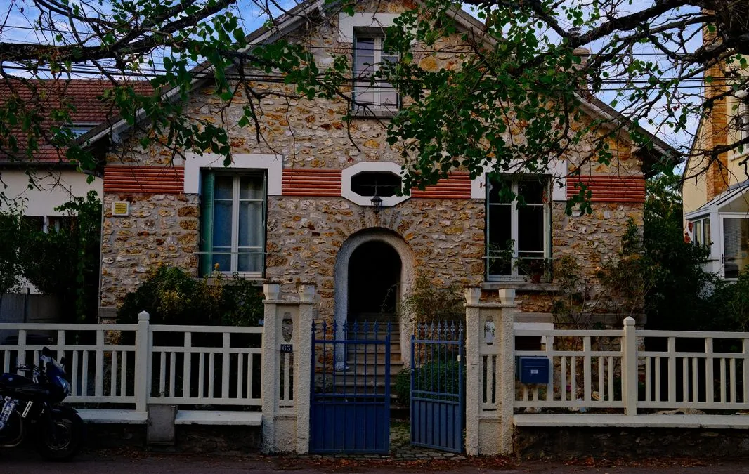 Photo 1