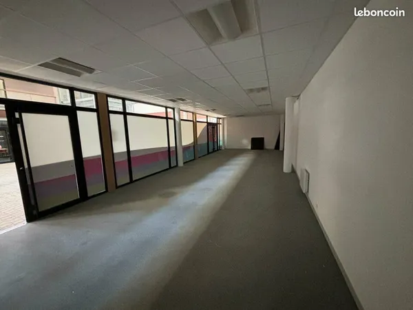 Local commercial 66 m²