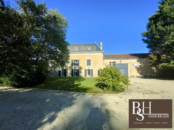 CHAMPIGNY-EN-ROCHEREAU, Maison de Maître d'environ 245 m² avec