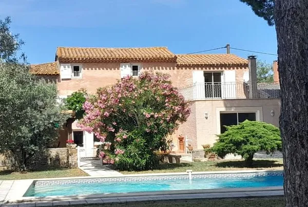 Ancienne ferme familiale1796 / piscine / dépendances /1.5ha