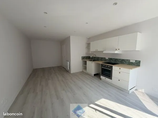 Studio 1 pièce 29 m²