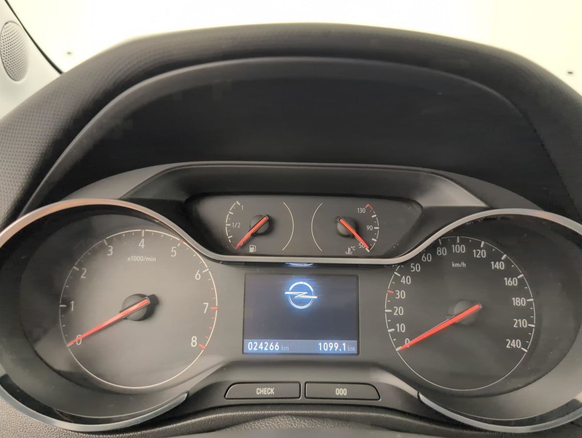 Opel Crossland — photo 21