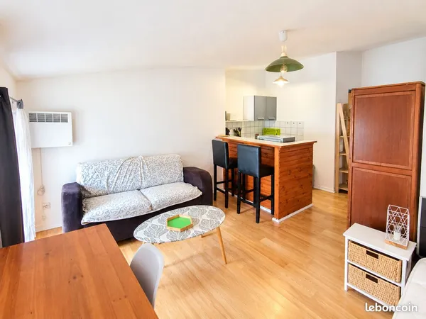 Studio étudiant meublé et tout équipé (eau, électricité et internet en place)